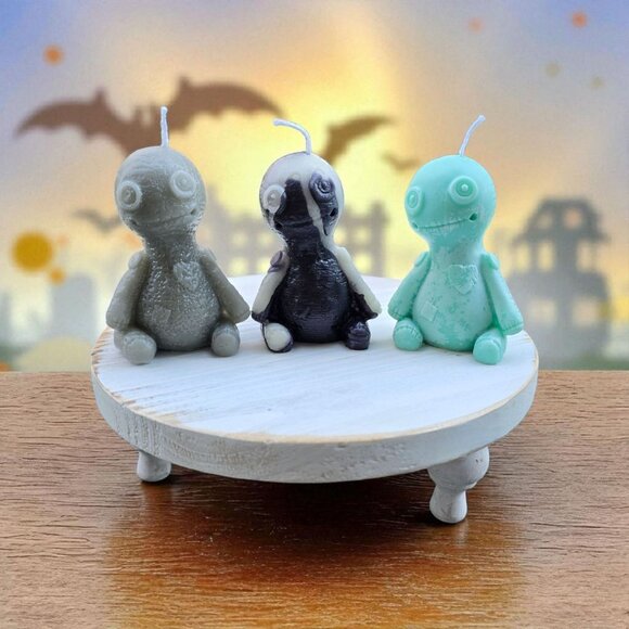 Handmade ✦ Voodoo Doll Candle ✦ Soy Wax Halloween Decor Spooky Collectible NWT - Picture 1 of 11